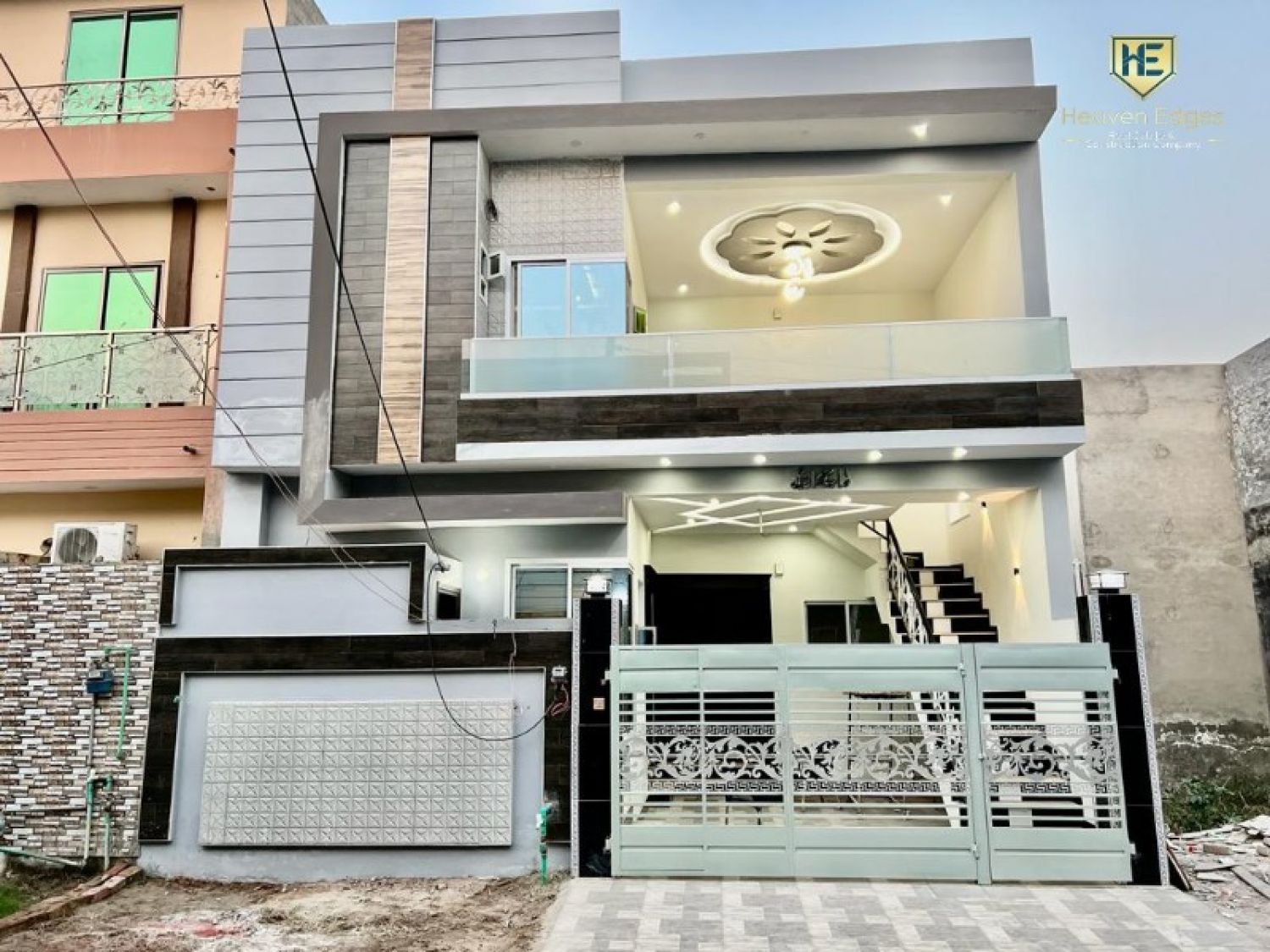 4.8 Marla Double Storey Modern House For Sale  in Main Gulberg City Road