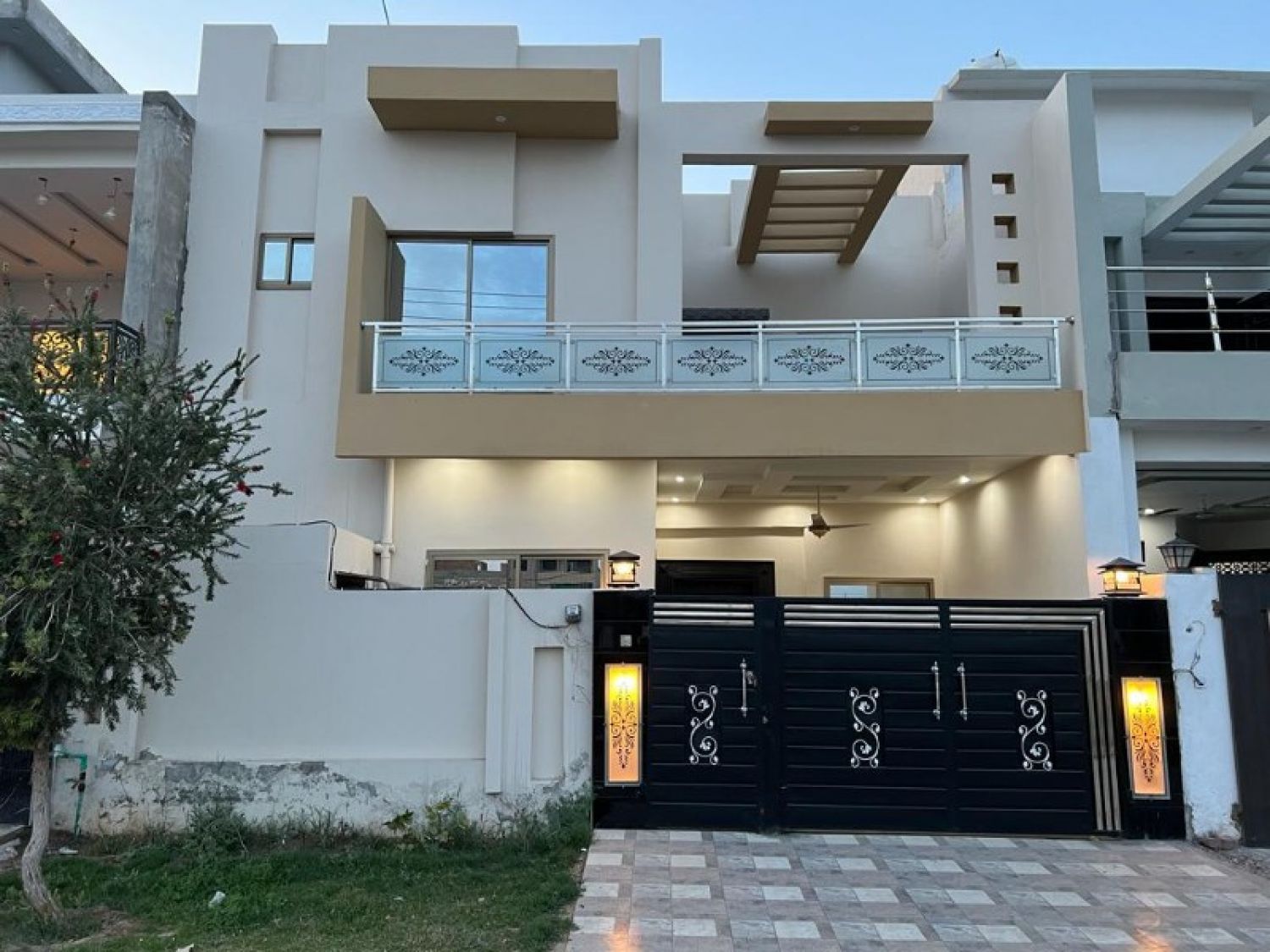 5 Marla Double Storey House For Sale  in Gulberg City